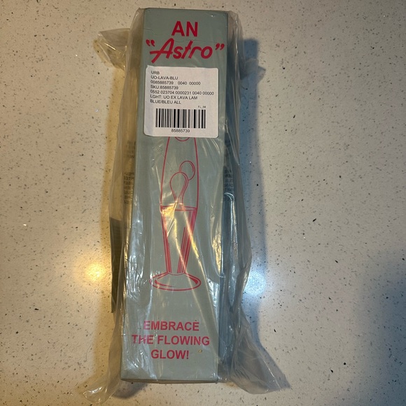 NWT - Liquid Motion Lamp from UO Home in sold out blue - Picture 2 of 11